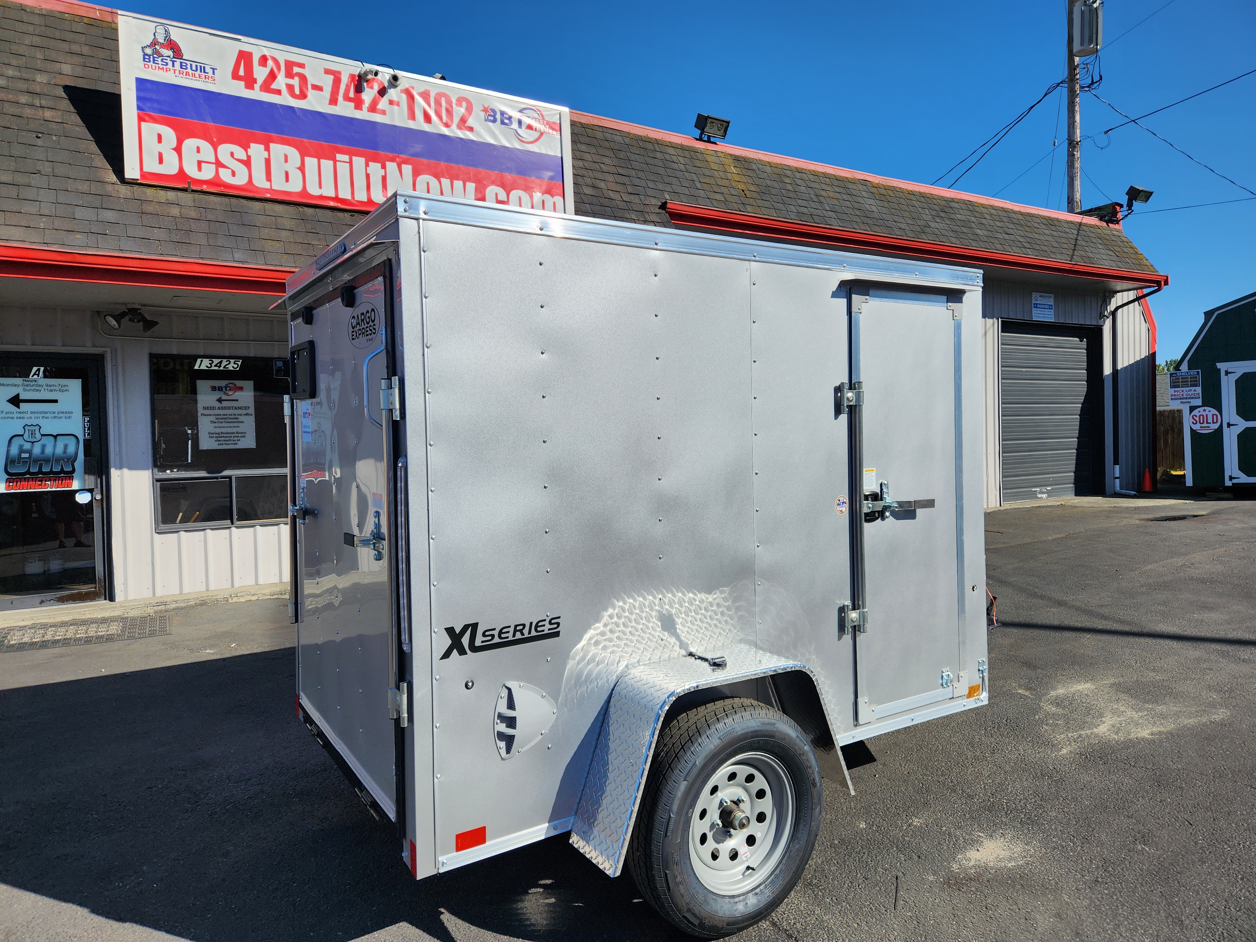 CARGO EXPRESS 5X8 V-NOSE ENCLOSED WITH RAMP DOOR 